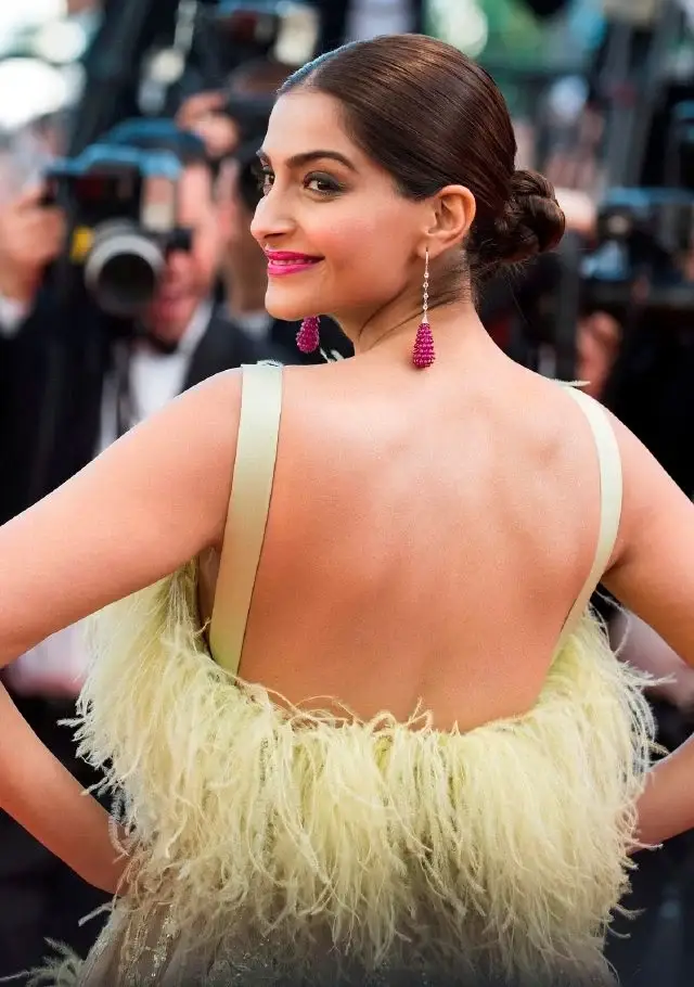 Indian TV Model Sonam Kapoor Closeup Smiling Face